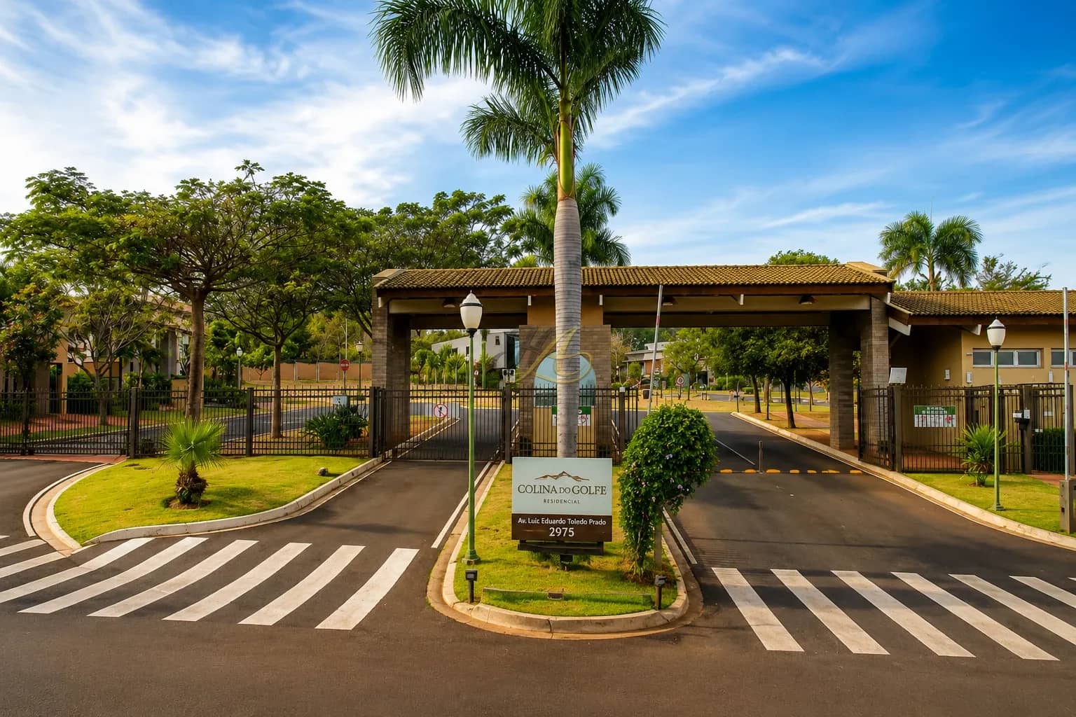 Terreno de 450m² de ilha à venda em condomínio | Vila do Golfe