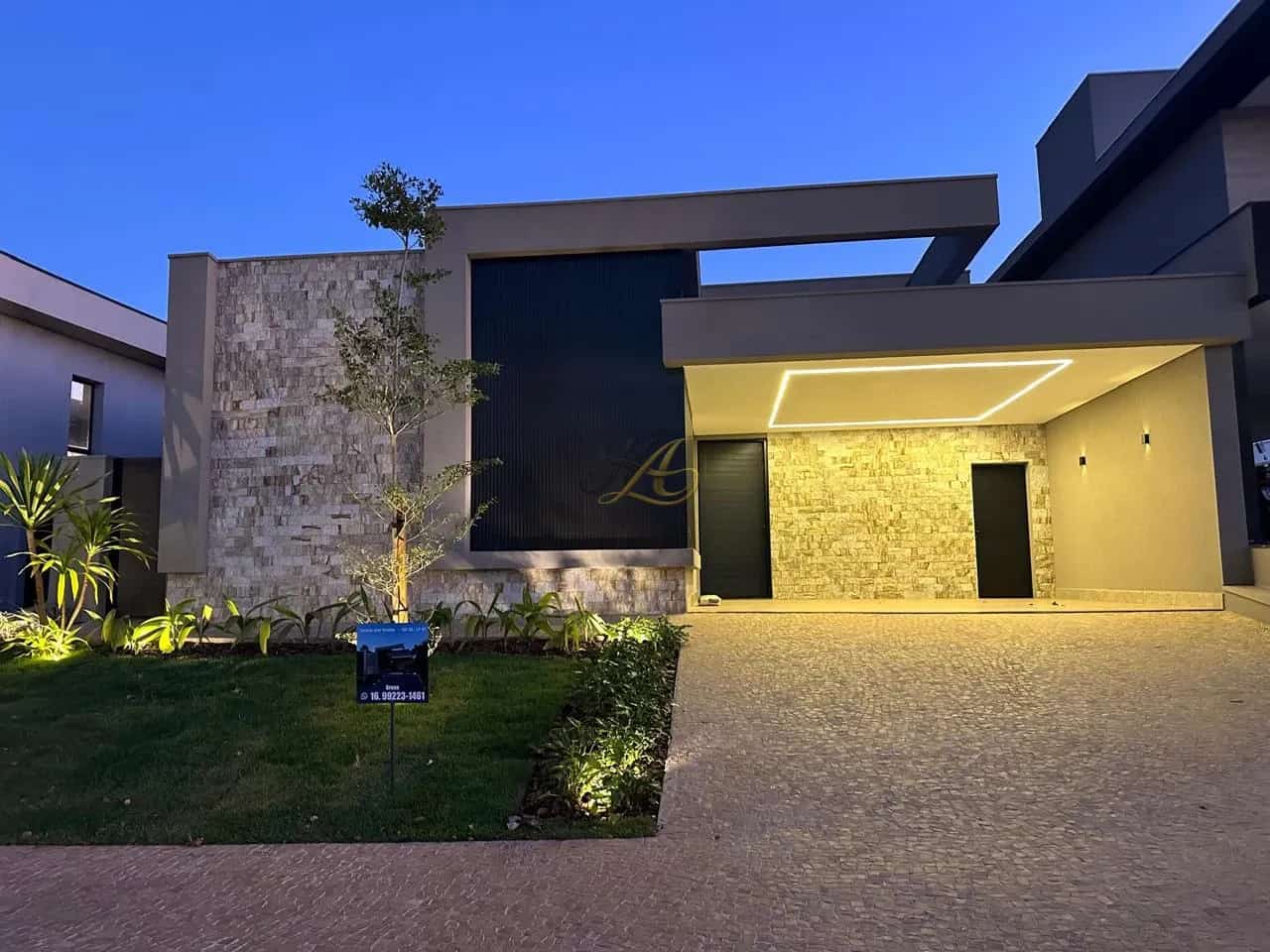 Casa de 199 m² com 3 suítes e ambientes integrados à venda em condomínio | Quinta dos Ventos