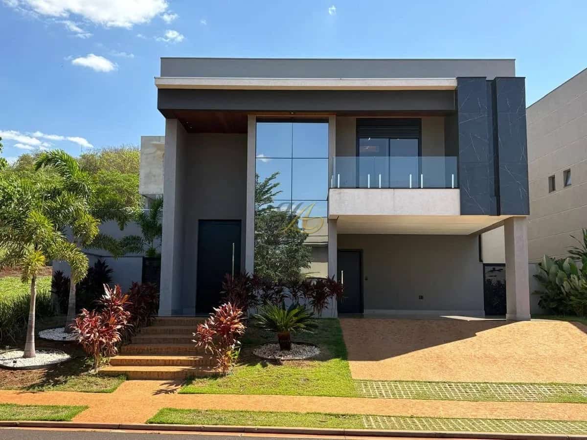 Sobrado de 305m² com 03 suítes, piscina aquecida e energia fotovoltaica à venda em condomínio | Alphaville