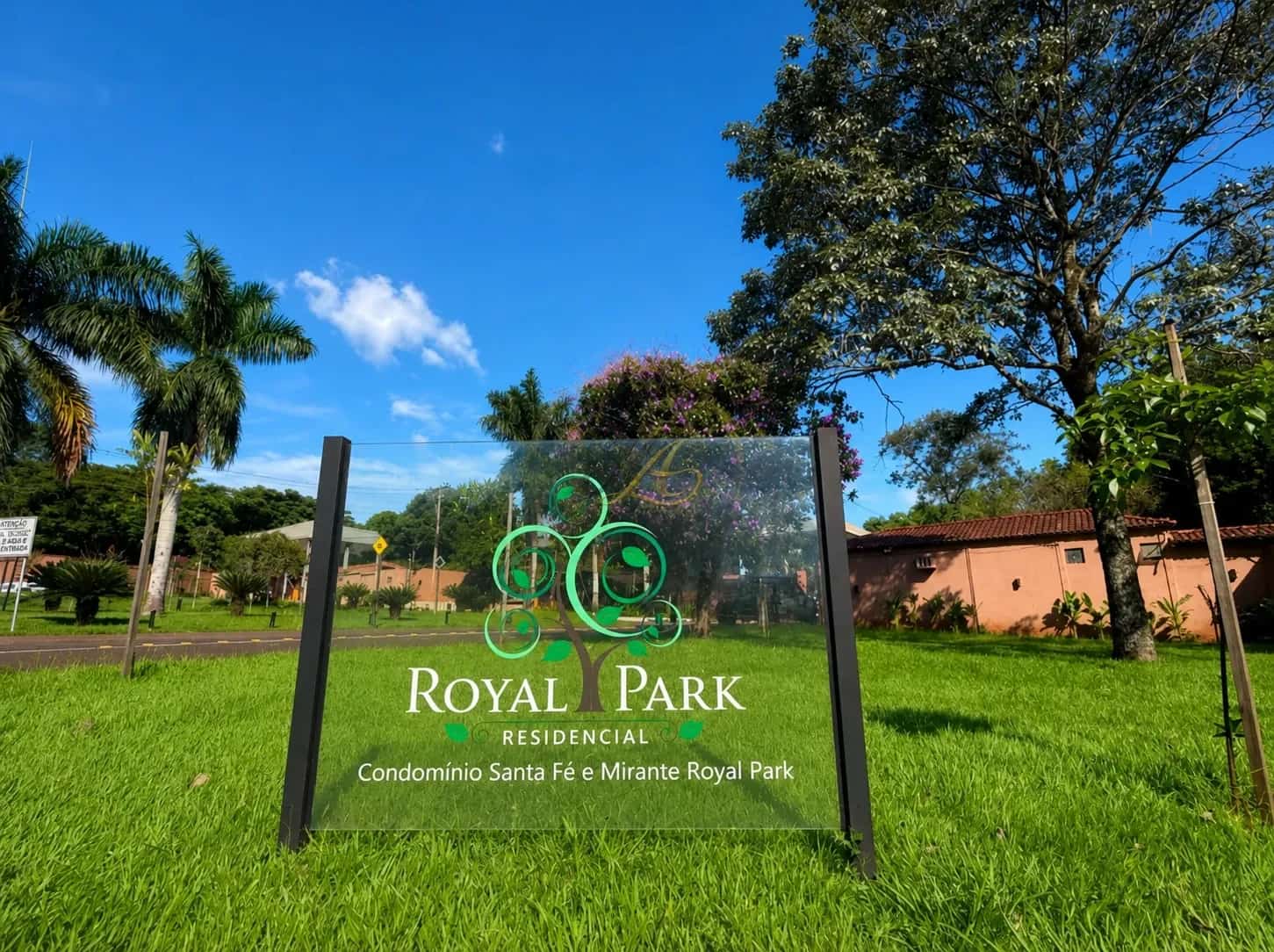 Terreno de 1.246 m² à venda em condomínio | Royal Park