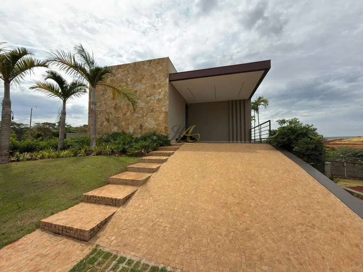 Sobrado invertido de 360 m² com 4 suítes, sauna e piscina à venda em condomínio | Alphaville